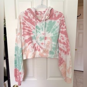 Cropped Tie Dye Hoodie - Aeropostale